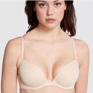 NWOT Never Worn 38C Victoria’s Secret PINK Wear Everywhere Super Push Up Bra